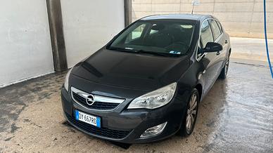 Opel Astra J