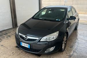 Opel Astra J