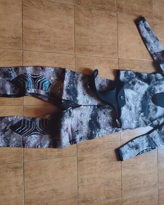 Muta subacquea chiassata,marca Seac,taglia XXL ma 