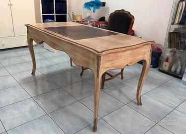 Scrivania in legno stile Luigi XV con sedia