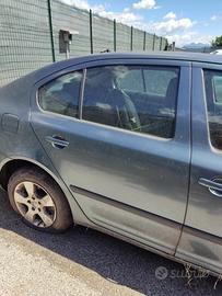 Porta posteriore dx SKODA OCTAVIA del 2006