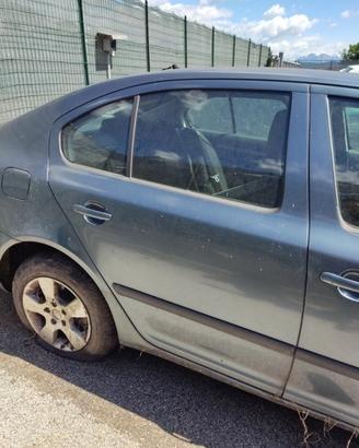 Porta posteriore dx SKODA OCTAVIA del 2006