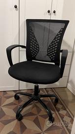Sedia da ufficio ergonomica nera, rete traspirante