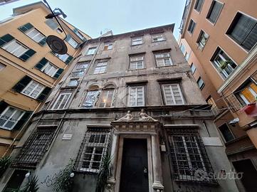 3 LOCALI A GENOVA