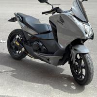Honda integra 700