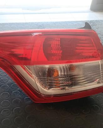 fanale post sx ford kuga anno 2016
