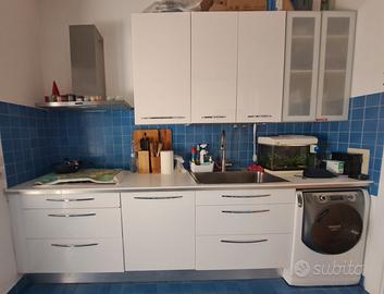 Cucina usata completa di elettrodomestici