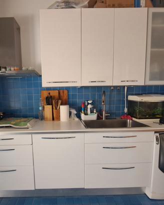 Cucina usata completa di elettrodomestici
