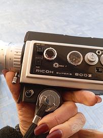 cinepresa antica degli anni 70 