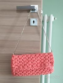 Borsa in fettuccia fatta a mano 