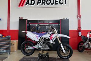 Yamaha YZ 250 Motard con tripla omologazione