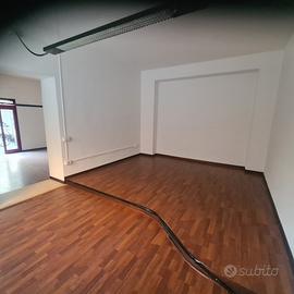 Locale uso ufficio/artigianale