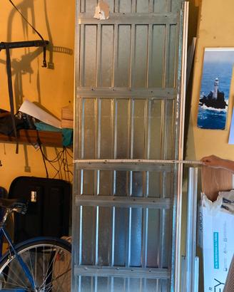 Porta scorrevole bianca con controtelaio a incasso