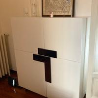 Credenza/ mobile bar bianco con inserti in metallo