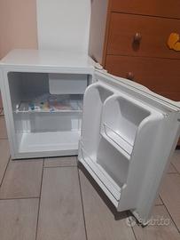 FRIGO PICCOLO CON CONGELATORE