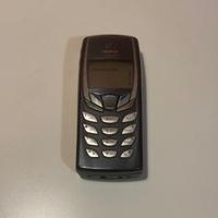 Nokia 6510 con caricabatterie.