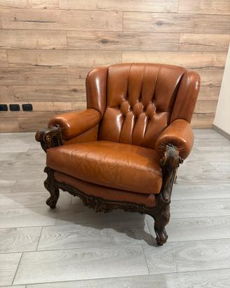 Poltrona stile Chesterfield in pelle