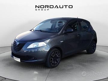 Lancia Ypsilon 1.2 69cv S Momodesign
