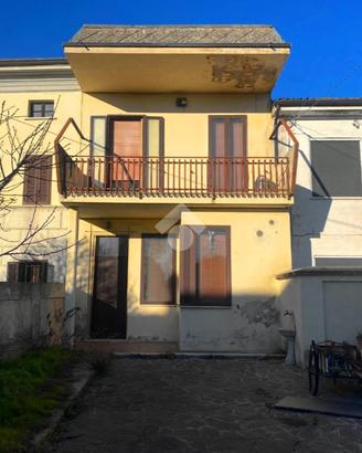 CASA SEMINDIPENDENTE A ALLUVIONI CAMBIÒ