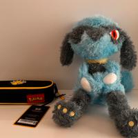 Astuccio ovale e pupazzo Pokemon con cartellino