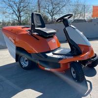 Trattorino tagliaerba STIHL RT 4082 Nuovo