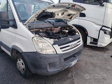 Iveco daily 35c15, ribaltabile trilaterale con gru