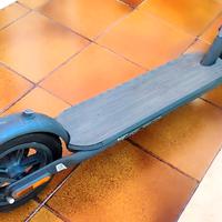 Monopattino elettrico Xiaomi essential