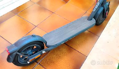 Monopattino elettrico Xiaomi essential