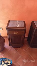 Coppia di comodini in noce con marmo restaurati