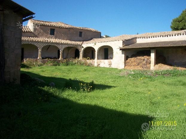 Terreno in centro storico con casa campidanese