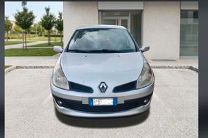 renault clio 2006 3 porte 230 000km 1200benzina75