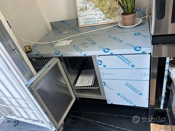 Tavolo refrigerato due porte temperatura positiva