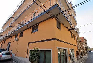 Appartamento signorile 7 Vani a Paternò