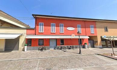 Casa indipendente di 387 m² con più di 5 locali a 