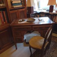 Scrivania in massello in stile classico