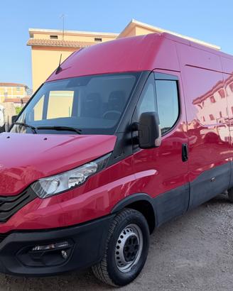 Iveco Daily 35S12 2.3 HPT PM Cabinato