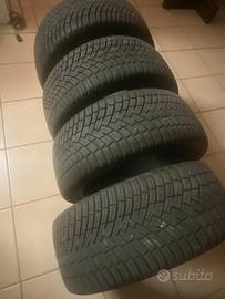 GOMME ALL SEASON PIRELLI (4 stagioni) - 225/40 R18