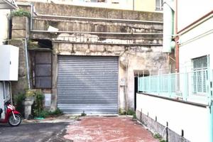 Box / Garage di 356 m² a Genova