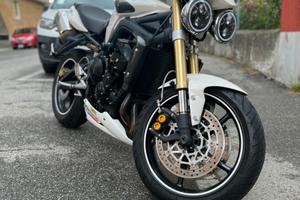 Triumph street triple 675