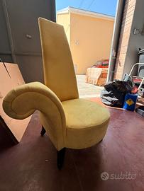 Poltrona asimmetrica stile deco’