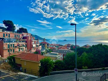 3 LOCALI A LAIGUEGLIA