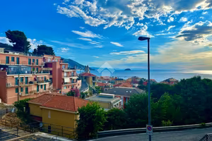 3 LOCALI A LAIGUEGLIA