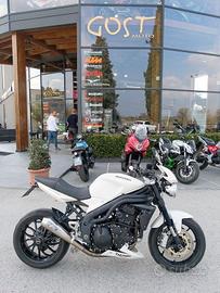 Triumph Speed Triple 1050 DV43913