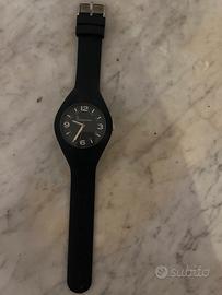 Orologio, fiamma gialla