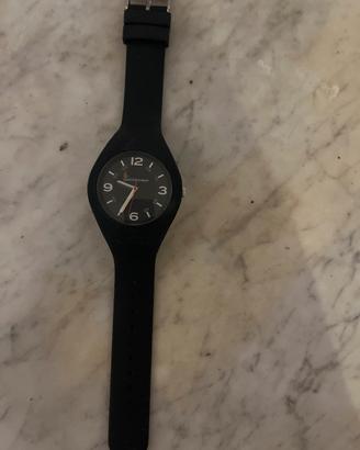 Orologio, fiamma gialla