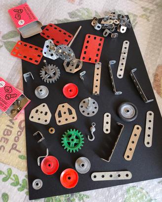 Meccano Costruzioni  pezzi vari 