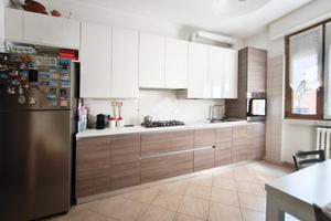 3 LOCALI A CORMANO