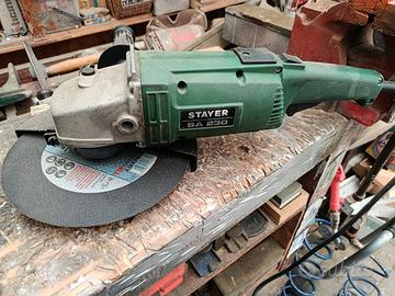 Smerigliatrice angolare