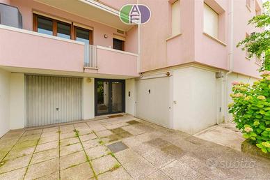 Appartamento di 156 m² con 5 locali e box auto a D