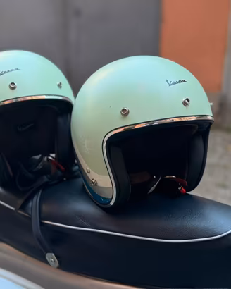 Coppia caschi Vespa